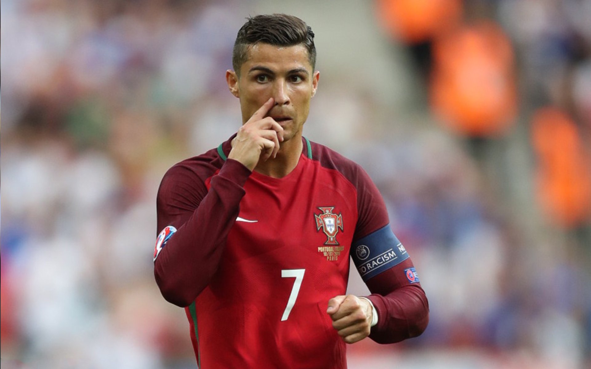 爱游戏-“中国足球绘画比赛火热开赛,彰显青春梦想”,绘画作品足球赛一等奖