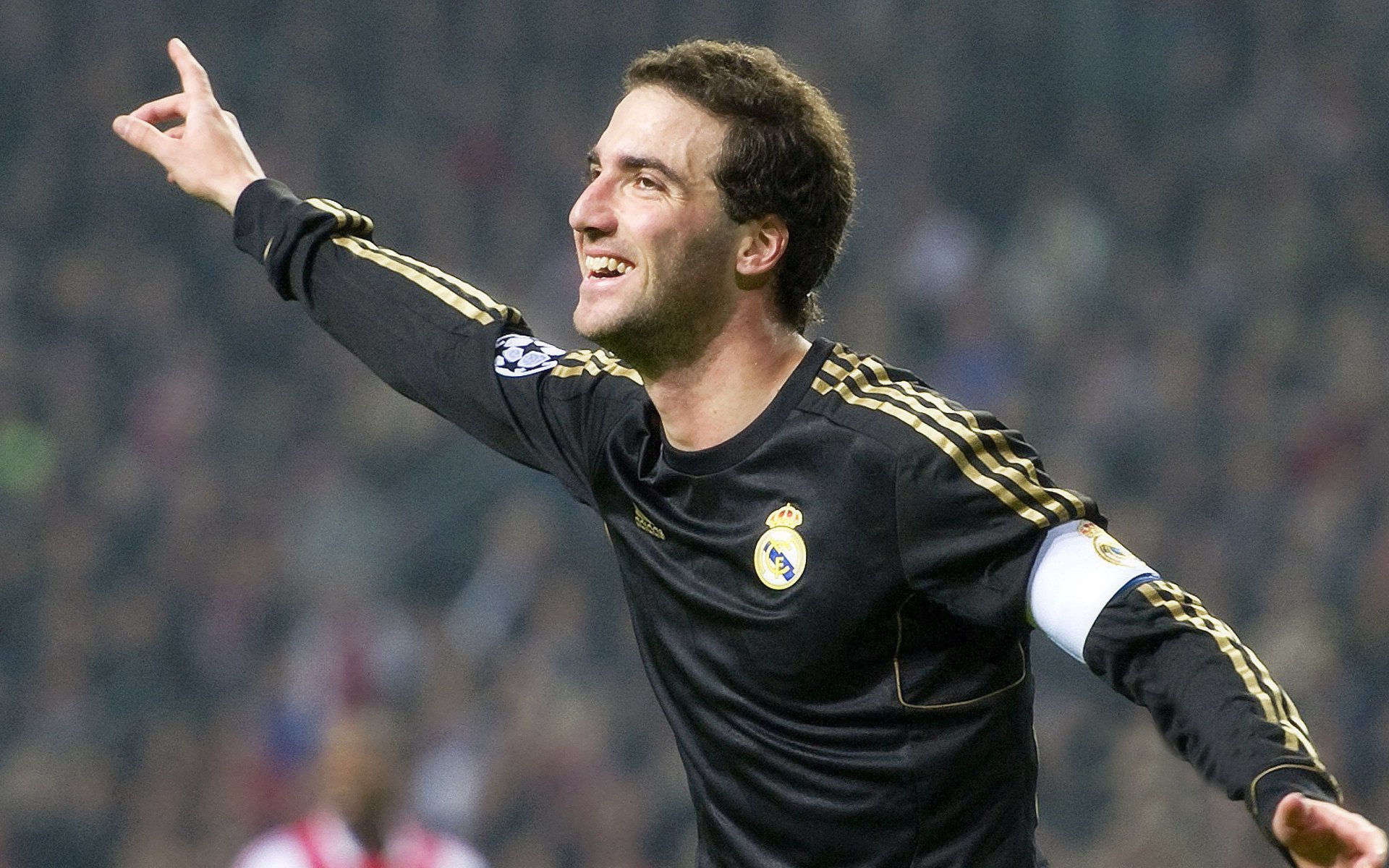 爱游戏体育官方入口-乌拉圭男足在巴黎奥运会上展现出强大的团队协作能力，乌拉圭足球运动员,别名中国男孩